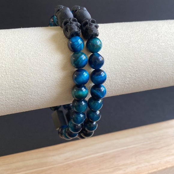 Blue-Green Tigers Eye Skull Bead Bracelet - Picture 2 of 7